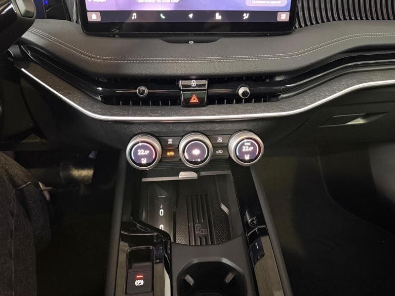 Skoda Superb Family - TOIT OUVRANT*CUIR*ATTELAGE*GPS*CARPLAY*ACC*KESSY*MATRIX LED*SIEGES MASSANTS ET VENTILES - 14