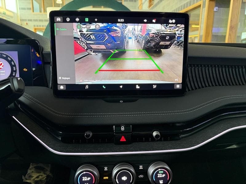 Skoda Superb Family - TOIT OUVRANT*CUIR*ATTELAGE*GPS*CARPLAY*ACC*KESSY*MATRIX LED*SIEGES MASSANTS ET VENTILES - 17