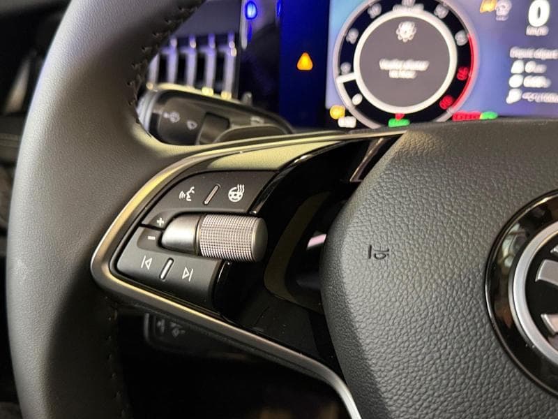 Skoda Superb Family - TOIT OUVRANT*CUIR*ATTELAGE*GPS*CARPLAY*ACC*KESSY*MATRIX LED*SIEGES MASSANTS ET VENTILES - 12