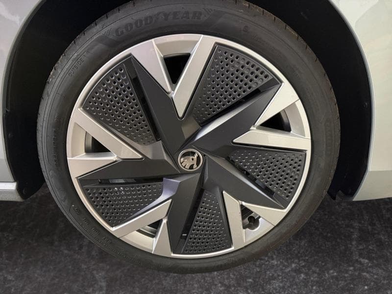 Skoda Superb Family - TOIT OUVRANT*CUIR*ATTELAGE*GPS*CARPLAY*ACC*KESSY*MATRIX LED*SIEGES MASSANTS ET VENTILES - 22