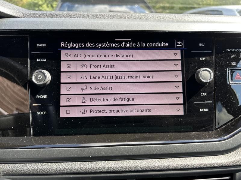 Volkswagen Taigo R-Line int et ext | 1.0 TSI 110 CV | Boite auto | Carplay | Capteurs av et arr | Sieges av chauffants - 24