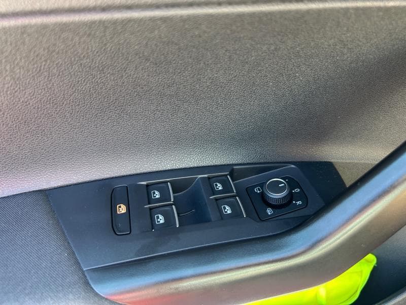 Volkswagen Taigo R-Line | 1.0 TSI 110cv | Carplay | Caméra | GPS | Sièges Av chauffants - 28