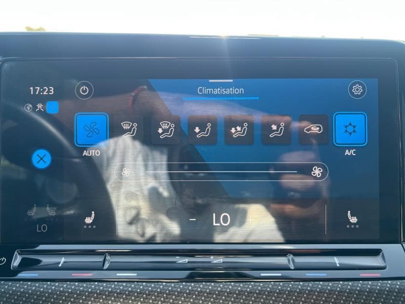 Volkswagen Golf R-Line | 2.0 TDI 150cv | Carplay | Caméra | GPS | Sièges Av chauffants - 23