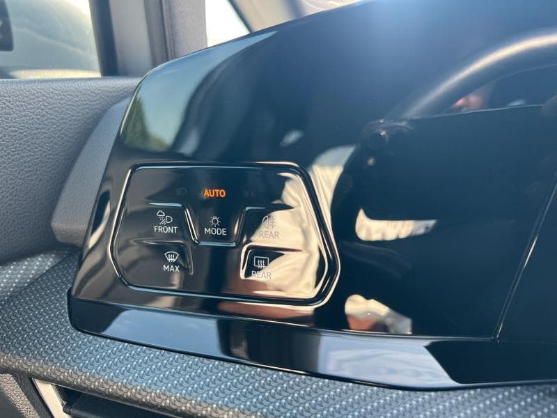 Volkswagen Golf R-Line | 2.0 TDI 150cv | Carplay | Caméra | GPS | Sièges Av chauffants - 24
