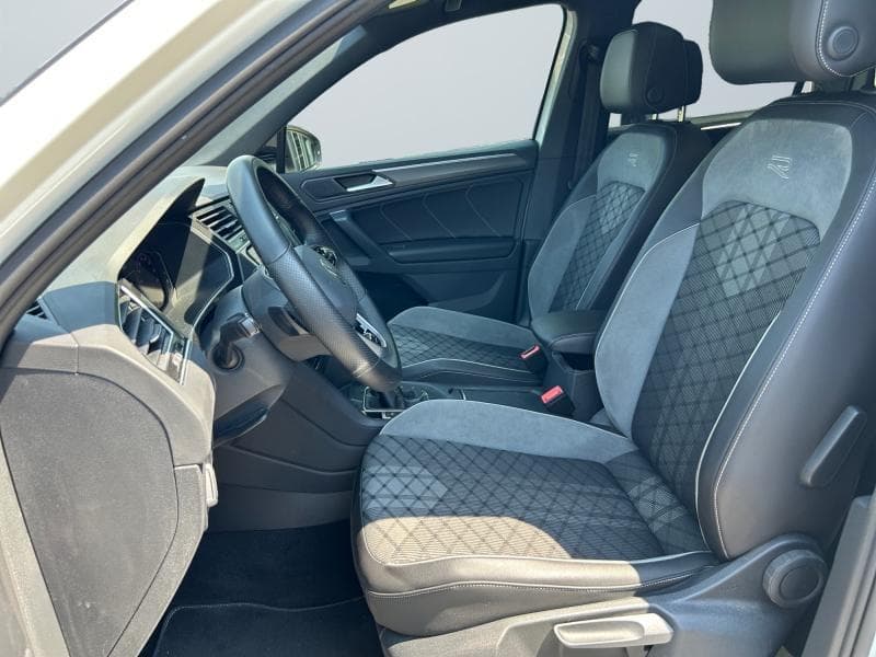 Volkswagen Tiguan R-Line | 1.5 TSI 150 CV | Carplay | Toit ouvrant et pano |  Camera 360 | GPS - 10