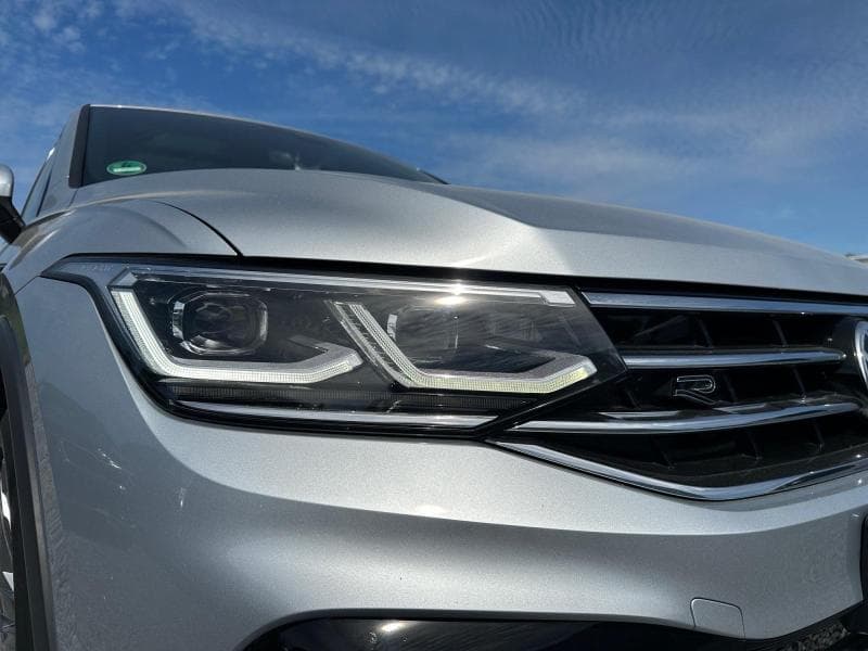 Volkswagen Tiguan R-Line | 1.5 150Cv | Boite auto | GPS | Caméra | Toit pano | Attelage| - 9