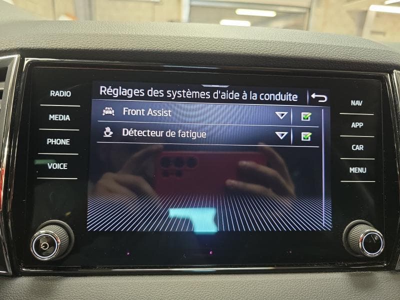 Skoda Karoq Ambition | 1.0 TSi 110cv | Carplay | Camera | Sieges Chauff | Volant Chauff - 21