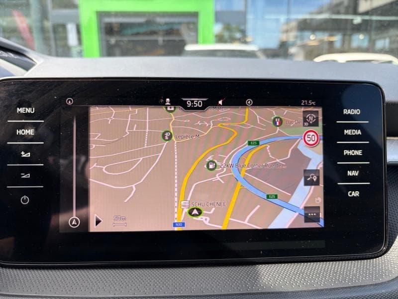 Skoda Fabia Ambition | 1.0 TSI 110 CV | Boite auto | GPS | Caméra | Carplay | Attelage | Capteurs Av/Ar | Clim auto - 25