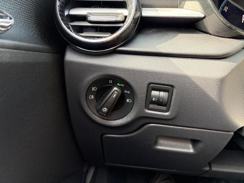 Skoda Fabia Ambition | 1.0 TSI 110 CV | Boite auto | GPS | Caméra | Carplay | Attelage | Capteurs Av/Ar | Clim auto - 19