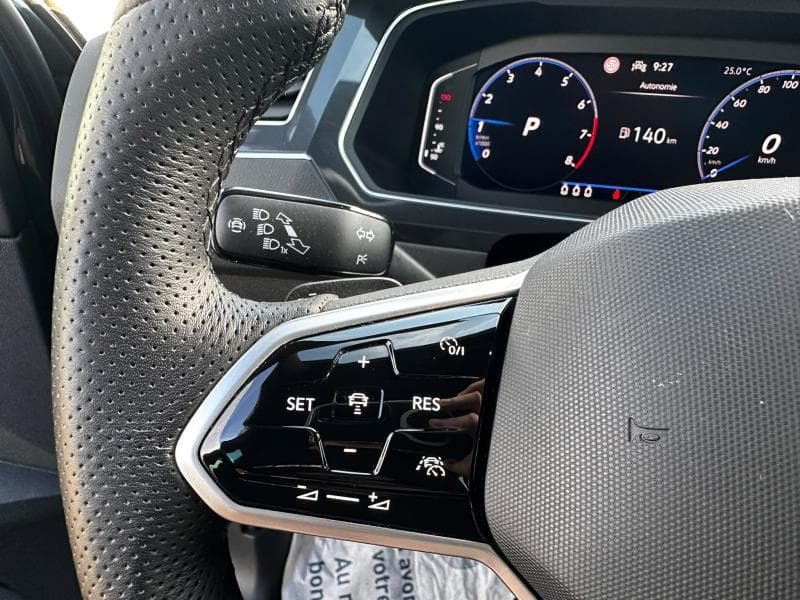 Volkswagen Tiguan R-Line | 1.5 TSI 150cv | Carplay | Caméra | Attelage | Sièges Av chauffants - 31