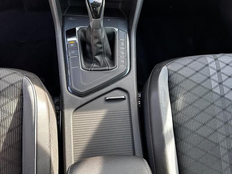 Volkswagen Tiguan R-Line | 1.5 TSI 150cv | Carplay | Caméra | Attelage | Sièges Av chauffants - 19