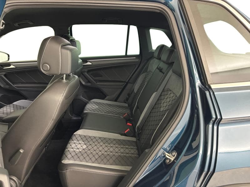 Volkswagen Tiguan R-Line | 1.5 TSI 150cv | Carplay | Caméra | Attelage | Sièges Av chauffants - 16