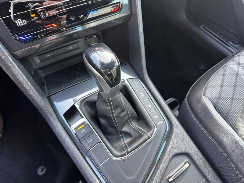 Volkswagen Tiguan R-Line | 1.5 TSI 150cv | Carplay | Caméra | Attelage | Sièges Av chauffants - 21