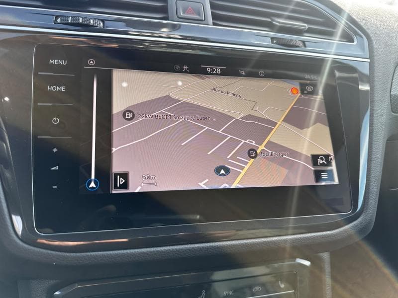 Volkswagen Tiguan R-Line | 1.5 TSI 150cv | Carplay | Caméra | Attelage | Sièges Av chauffants - 24
