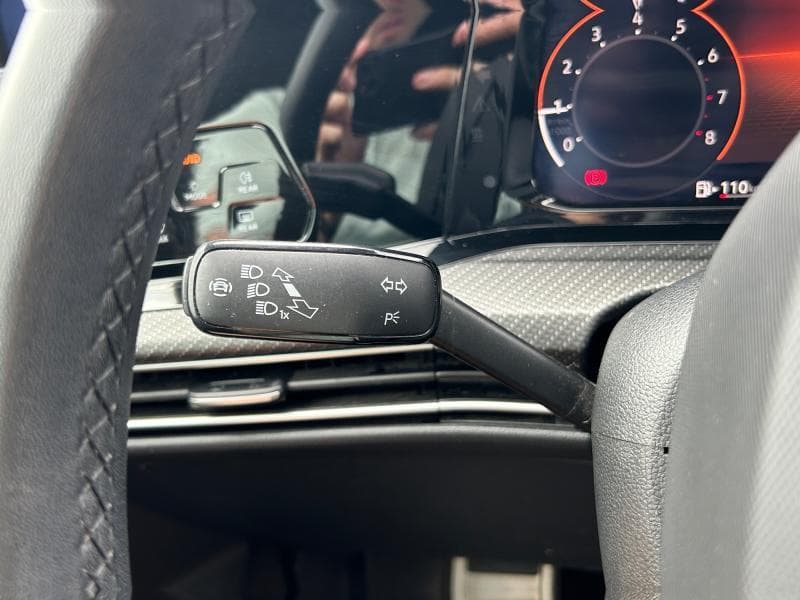 Volkswagen Golf R-Line | 1.5 TSI 131Cv | GPS | Caméra | Carplay | Capteurs Av/Ar - 26