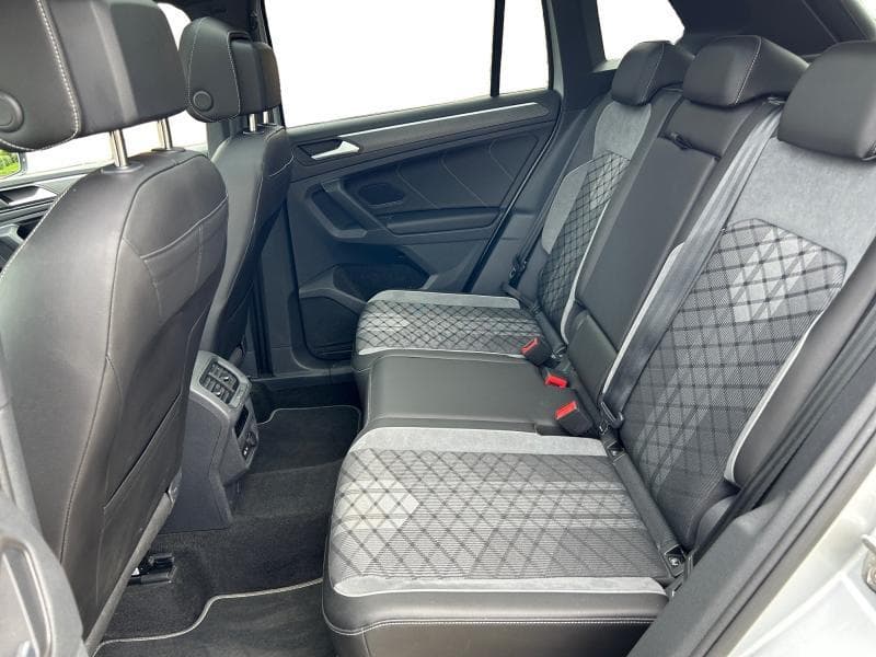 Volkswagen Tiguan R-Line int/ext | 1.5 TSI 150 CV | Boite auto | Camera | Sieges av et volant chauff | Tout ouv et pano - 13
