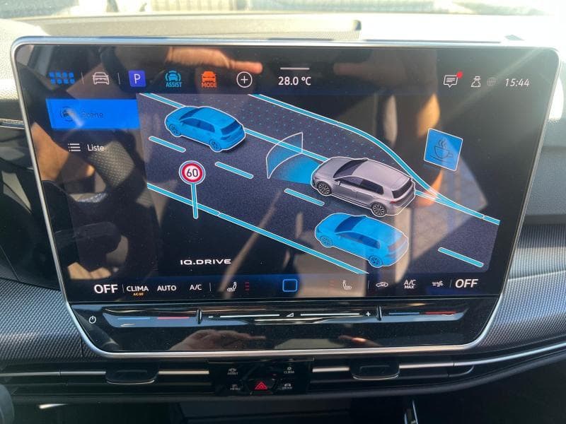 Volkswagen Golf R R | 2.0 tsi 333cv | Boite auto | 4Motion | GPS | Caméra | Carplay | Akrapovic - 26
