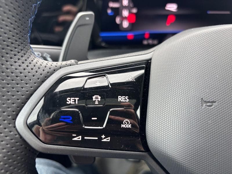 Volkswagen Golf R R | 2.0 tsi 333cv | Boite auto | 4Motion | GPS | Caméra | Carplay | Akrapovic - 17