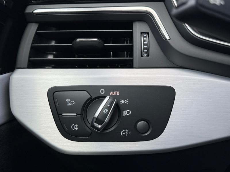 Audi A4 S-Line | 2.0 TFSI 150cv | Carplay | Toit ouvrant | Caméra | Sièges Av chauffants - 13