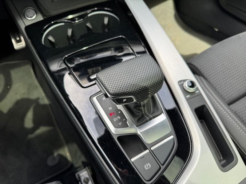 Audi A4 S-Line | 2.0 TFSI 150cv | Carplay | Toit ouvrant | Caméra | Sièges Av chauffants - 30