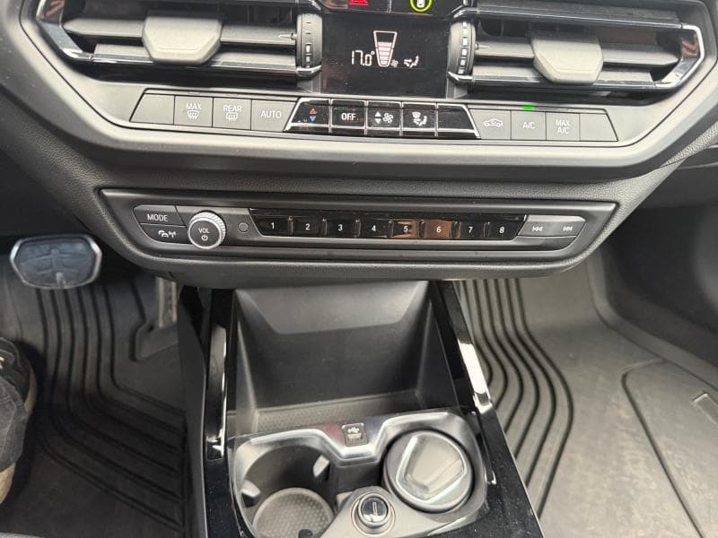 BMW Serie 1 118 Pack M | 1.5i 140cv | Boite auto | GPS | Capteurs Av/Ar | Led | Clim auto - 26