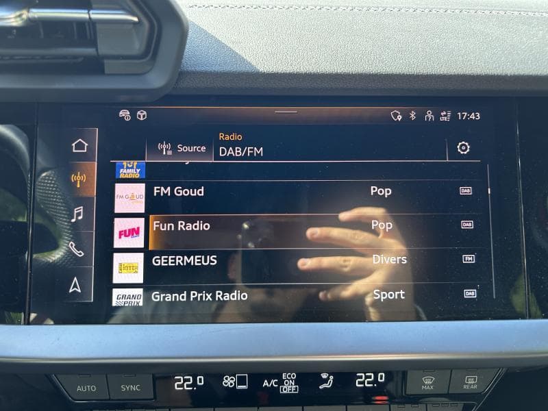 Audi A3 S-Line | 1.0 TFSI 110cv | Carplay | GPS | Capteurs Av+Ar | Sièges Av chauffants - 22