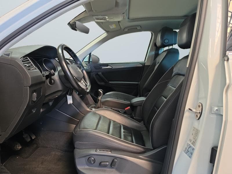 Volkswagen Tiguan Life | 2.0 tdi 150 cv | GPS | Camera | Toit pano ouvrant | Attache Remorque - 12