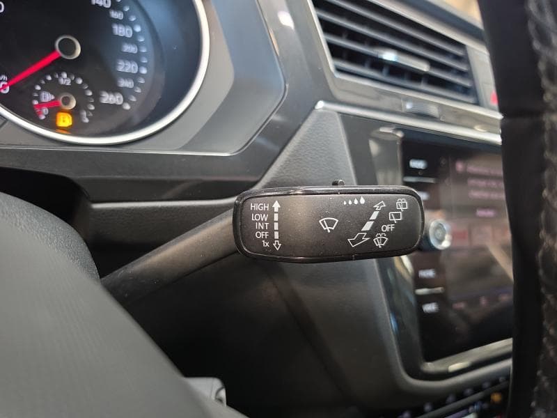 Volkswagen Tiguan Life | 2.0 tdi 150 cv | GPS | Camera | Toit pano ouvrant | Attache Remorque - 18