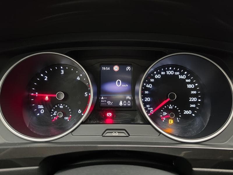Volkswagen Tiguan Life | 2.0 tdi 150 cv | GPS | Camera | Toit pano ouvrant | Attache Remorque - 14