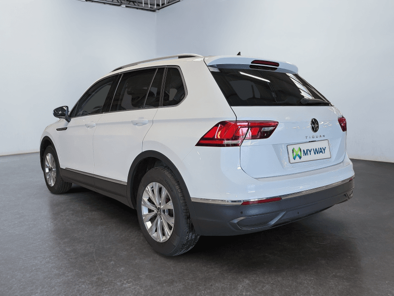 Volkswagen Tiguan Life | 2.0 tdi 150 cv | GPS | Camera | Toit pano ouvrant | Attache Remorque - 7