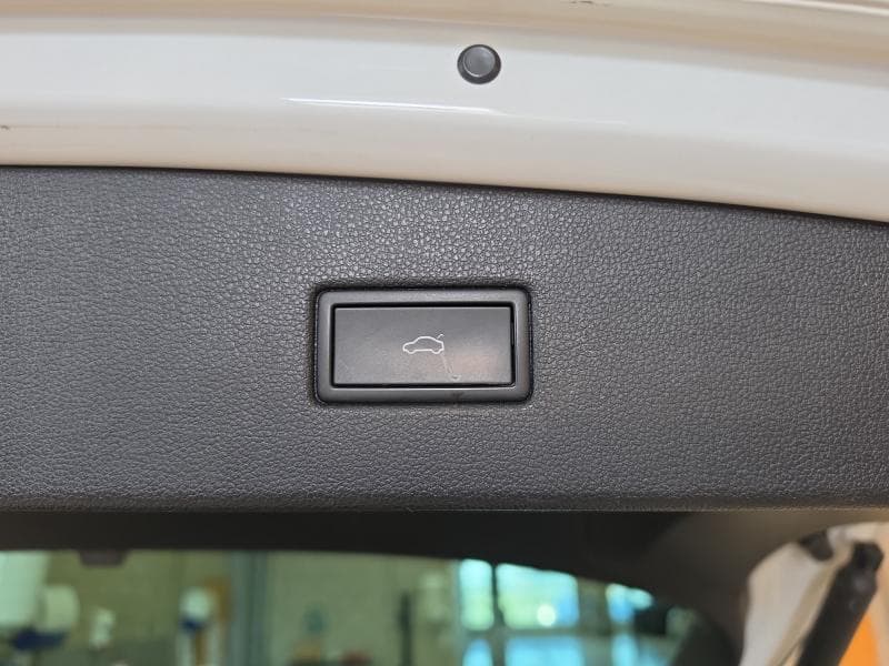 Volkswagen Tiguan Life | 2.0 tdi 150 cv | GPS | Camera | Toit pano ouvrant | Attache Remorque - 32