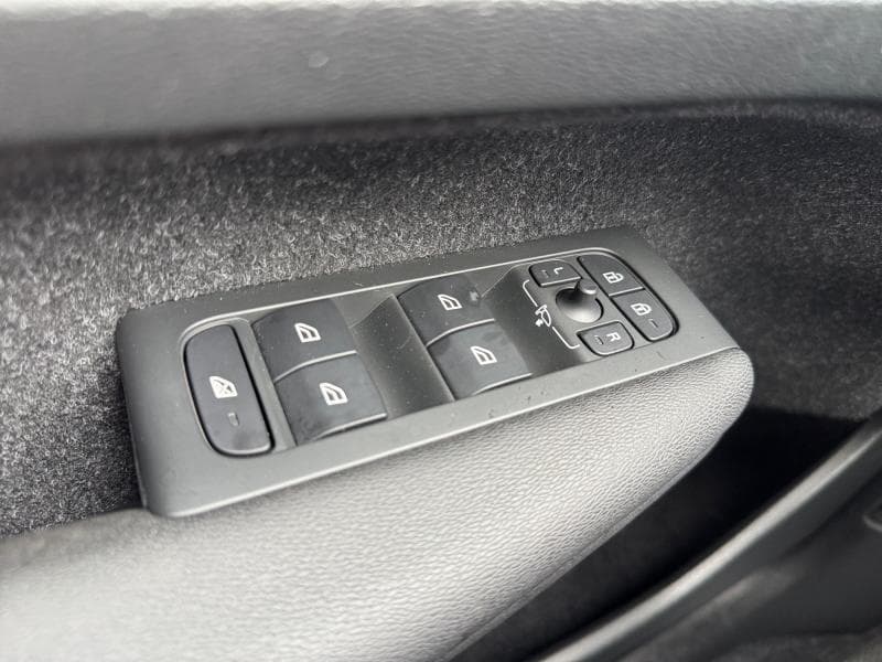 Volvo XC40 T3 Inscription | 1.5T 163cv | Caméra360 | GPS | Toit ouvrant | Attelage - 16