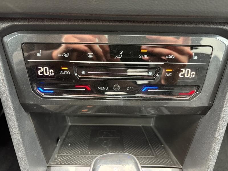 Volkswagen Tiguan R-Line | 1.5 TSI 150cv | GPS | Caméra | Carplay | Toit pano - 25