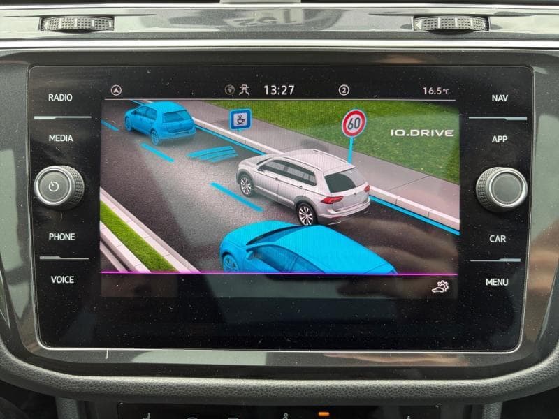 Volkswagen Tiguan R-Line | 1.5 TSI 150cv | GPS | Caméra | Carplay | Toit pano - 24