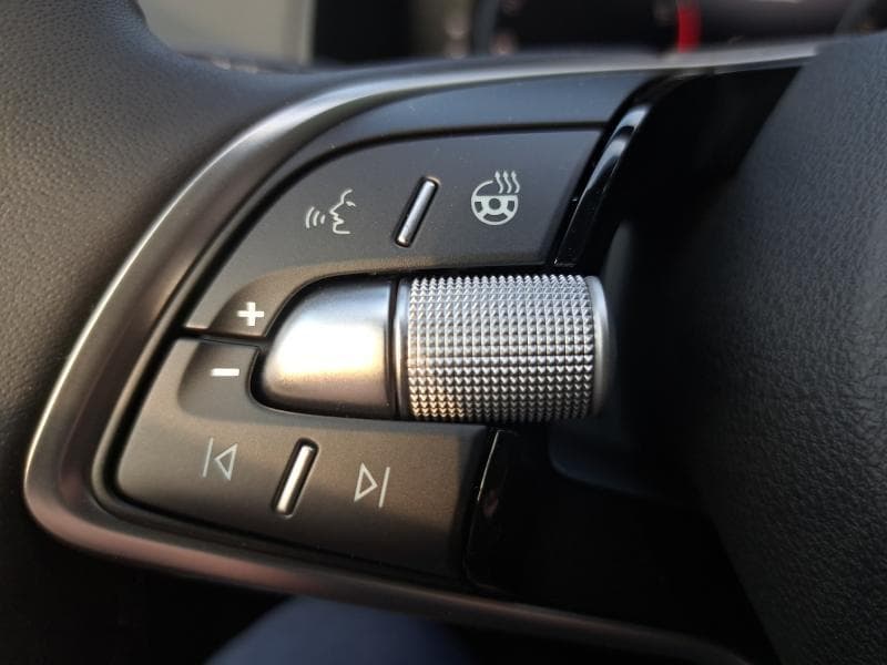 Skoda Karoq Family | 1.0 TSI 115cv | Carplay | Camera | Led Matrix | Attelage - 13