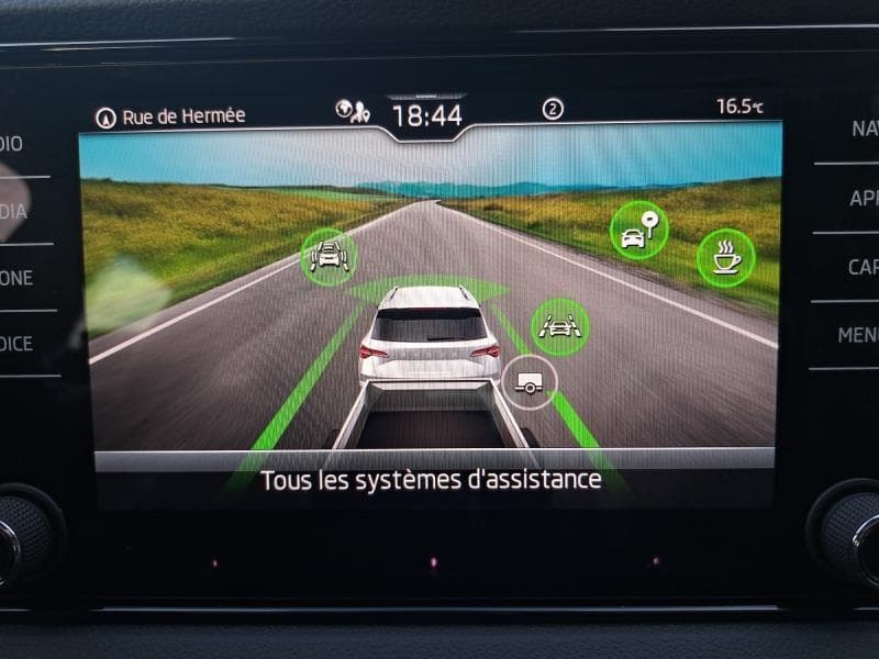 Skoda Karoq Family | 1.0 TSI 115cv | Carplay | Camera | Led Matrix | Attelage - 19