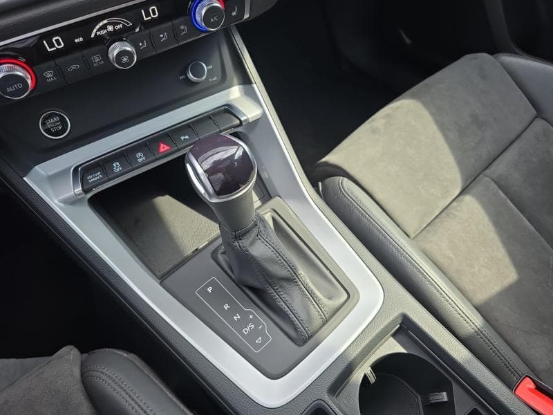 Audi Q3 S-line | 1.5 TSI 150 cv | GPS | Toit ouvrant | Camera | Coffre electrique | Attache - 24