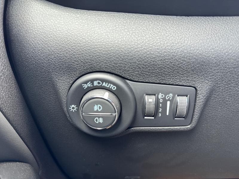 Jeep Compass Night Eagle | 1.5 Mhev 131cv | GPS | Caméra | Carplay | Capteurs Av/Ar | Clim auto - 15
