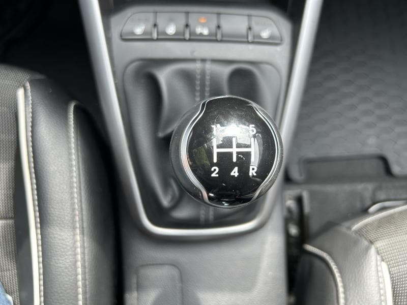Kia Rio GT-Line | 1.2 essence 83 CV | GPS | Camera | Sieges av et volant chauffants | Clim auto - 19
