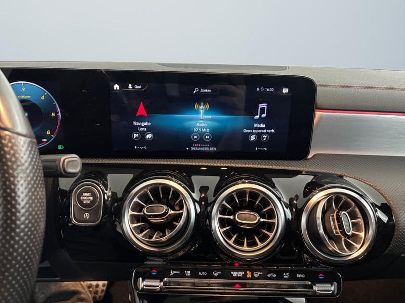 Mercedes-Benz CLA 200 Pack AMG | Boite auto | GPS | Caméra | Toit pano | Capteurs Av/Ar | Attelage - 15