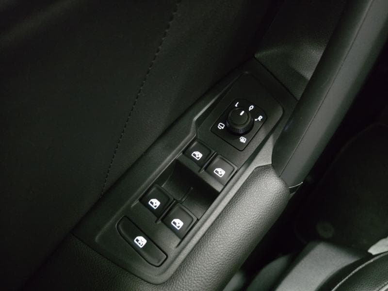 Volkswagen Tiguan Life | 2.0 TDI 150cv | Carplay | Caméra360 | GPS | Sièges Av chauffants - 24