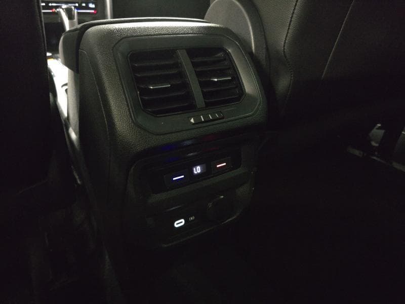 Volkswagen Tiguan Life | 2.0 TDI 150cv | Carplay | Caméra360 | GPS | Sièges Av chauffants - 26