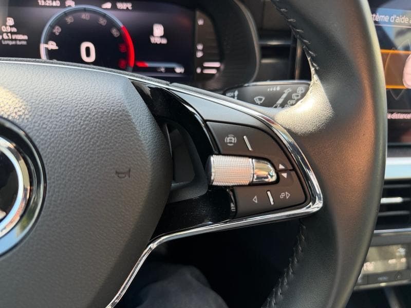 Skoda Kamiq Ambition | 1.0 TSI 95cv | Carplay | Caméra | GPS | Sièges Av chauffants - 20