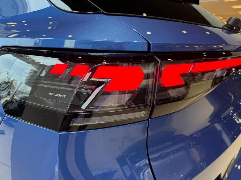 Volkswagen T-Roc R-Line int et ext | 1.5 TSI 150 CV | Boite auto | Phares Matrix | Camera 360 | Sieges av et volant chauffants | + kit hiver | kms evolutifs - 36
