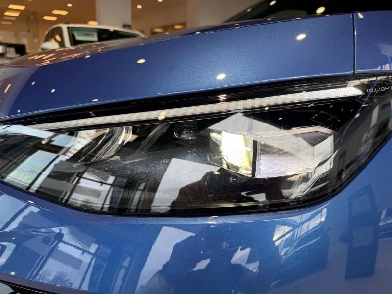 Volkswagen T-Roc R-Line int et ext | 1.5 TSI 150 CV | Boite auto | Phares Matrix | Camera 360 | Sieges av et volant chauffants | + kit hiver | kms evolutifs - 35