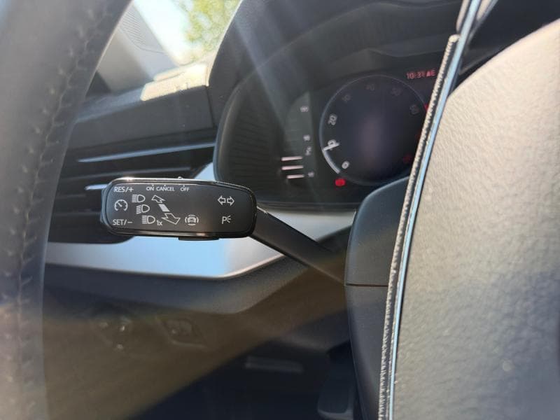 Skoda Kamiq Ambition | 1.0 TSI 95cv | Attelage | Carplay | Caméra | Sièges Av chauffants - 24