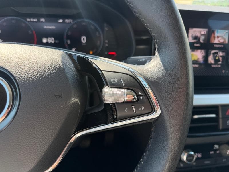 Skoda Kamiq Ambition | 1.0 TSI 95cv | Attelage | Carplay | Caméra | Sièges Av chauffants - 23