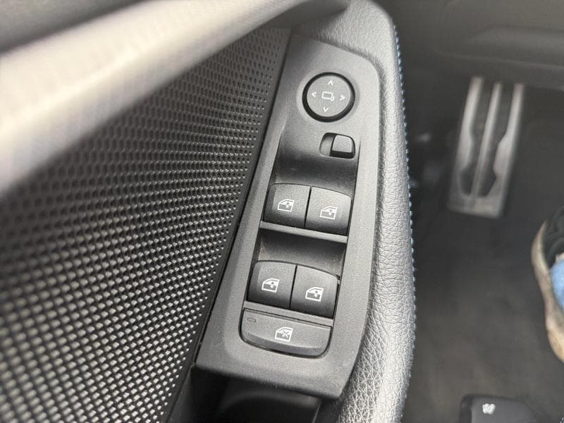 BMW Serie 1 118 Pack M | 1.5 essence 140 cv | Clim auto | carplay | attache | capteur de recul - 19