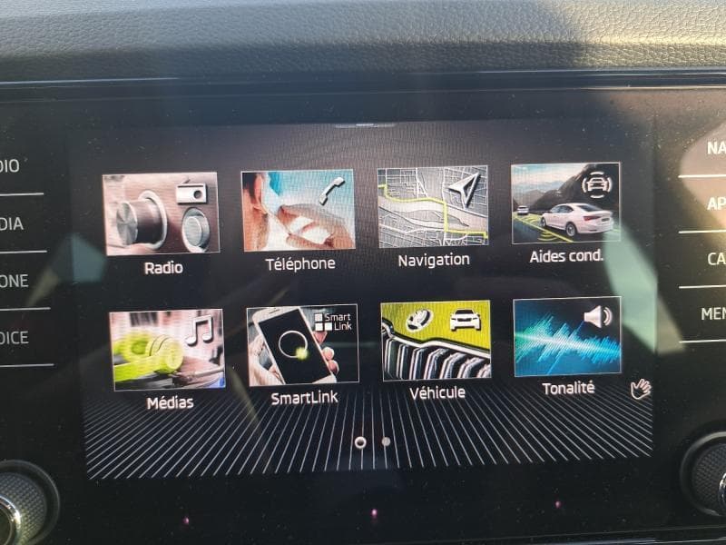 Skoda Karoq Family | 1.0 TSI 115cv | Carplay | Camera | Attelage | Virtual Cockpit - 19