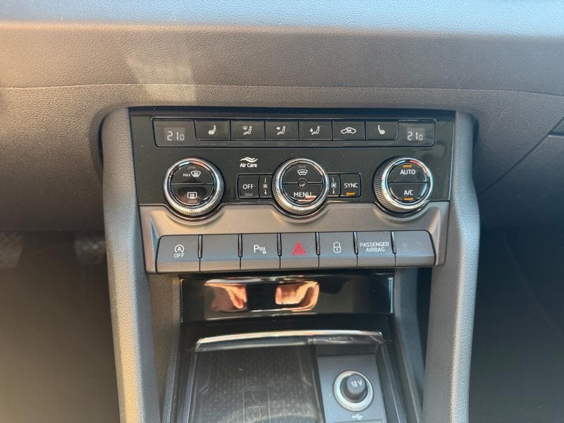 Skoda Karoq Ambition | 1.5 TSI 150cv | Carplay | Caméra | GPS | Sièges Av chauffants - 21